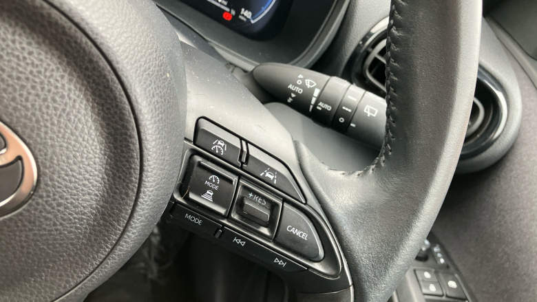 Toyota Yaris 1.5 Hybrid Excel 5dr CVT Hybrid Hatchback